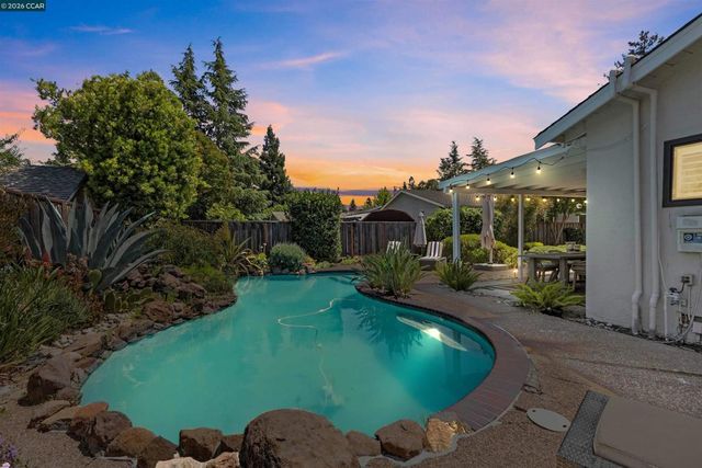 616 Minert Rd, Walnut Creek, CA 94598