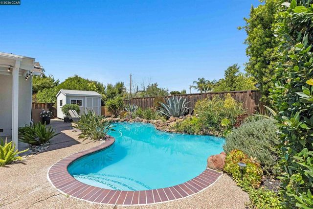 616 Minert Rd, Walnut Creek, CA 94598