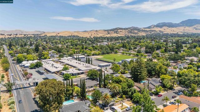 616 Minert Rd, Walnut Creek, CA 94598