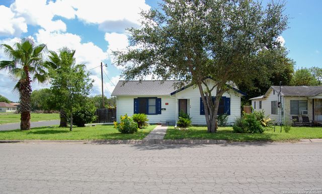201 S. Alta Vista, Beeville, TX 78022