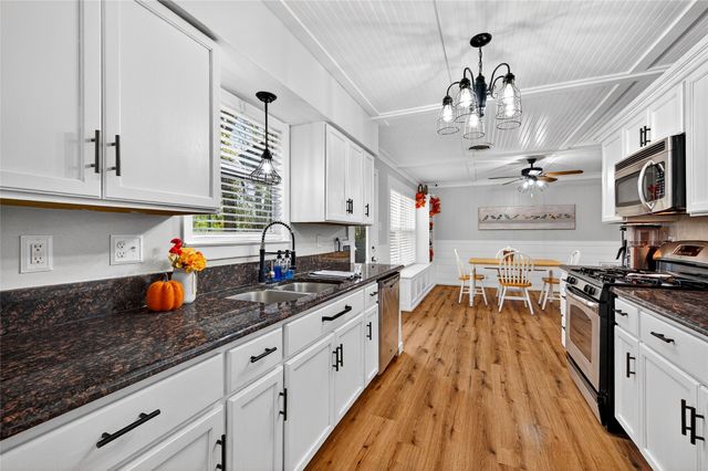 1115 Oakridge Drive, Denison, TX 75020