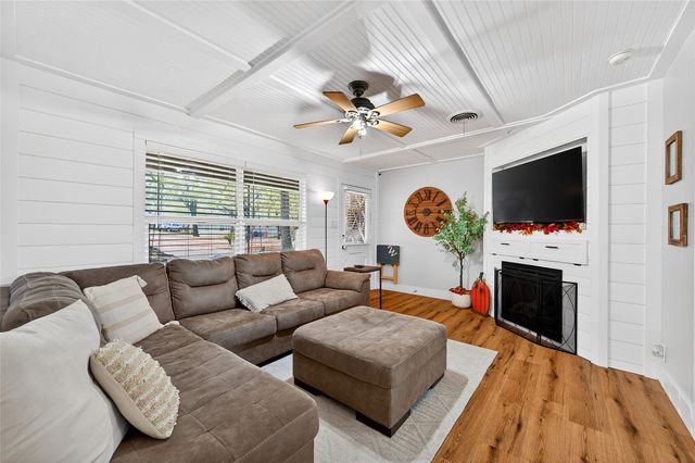 1115 Oakridge Drive, Denison, TX 75020