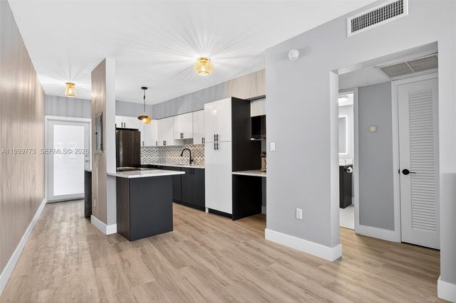 2500 Diana Dr 216, Hallandale Beach, FL 33009