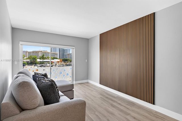 2500 Diana Dr 216, Hallandale Beach, FL 33009