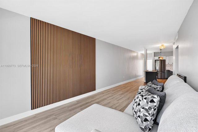 2500 Diana Dr 216, Hallandale Beach, FL 33009