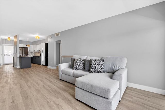 2500 Diana Dr 216, Hallandale Beach, FL 33009