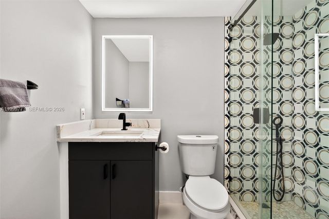 2500 Diana Dr 216, Hallandale Beach, FL 33009