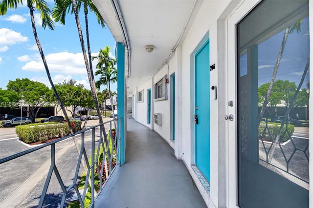 2500 Diana Dr 216, Hallandale Beach, FL 33009