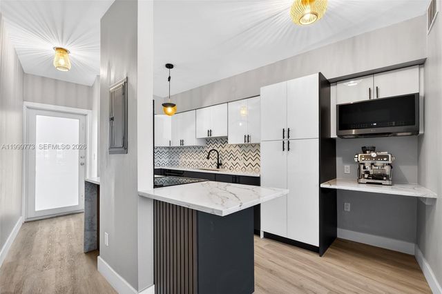 2500 Diana Dr 216, Hallandale Beach, FL 33009