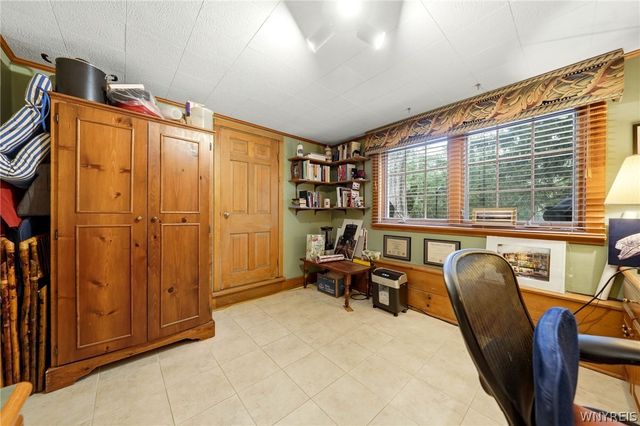 55 Meadowbrook Road, Amherst, NY 14221