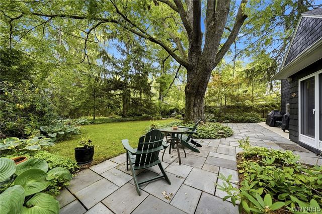 55 Meadowbrook Road, Amherst, NY 14221