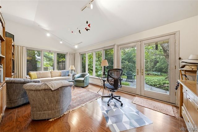 55 Meadowbrook Road, Amherst, NY 14221