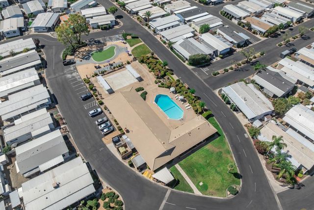 221 W Herndon Avenue # 87, Pinedale, CA 93650