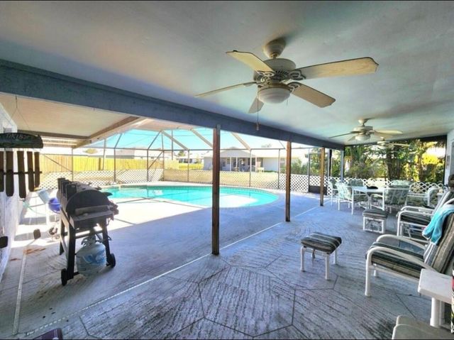1985 SE Dupont Street, Port St. Lucie, FL 34952