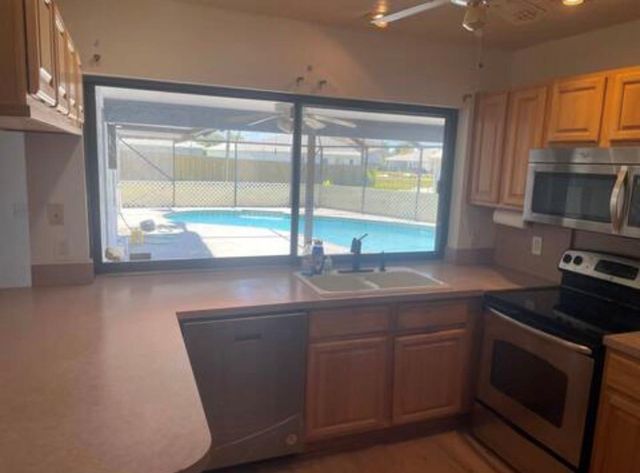1985 SE Dupont Street, Port St. Lucie, FL 34952