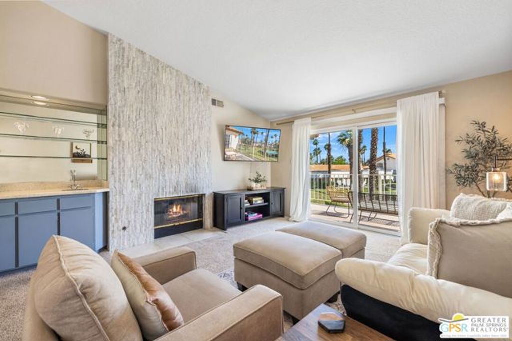 133 Desert Falls Court, Palm Desert, CA 92211