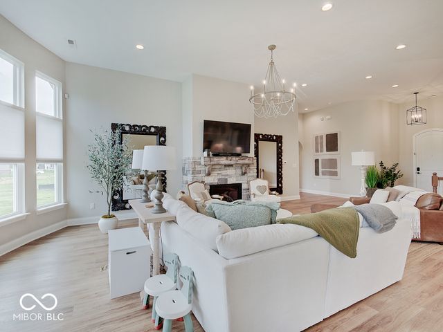 4358 Eagleridge Lane, Zionsville, IN 46077