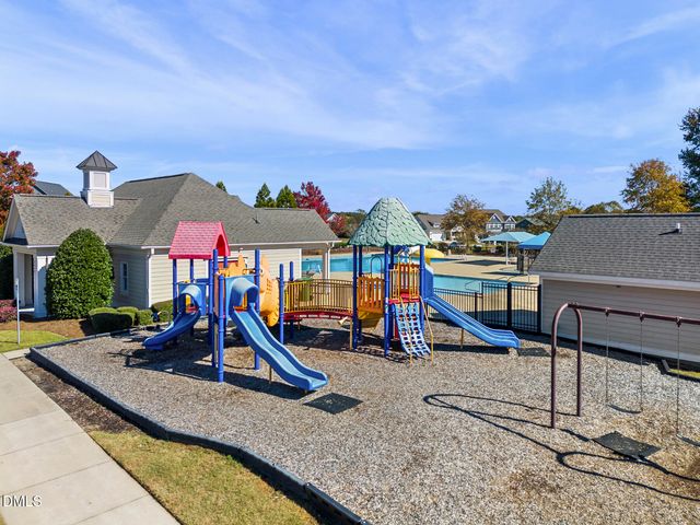 736 Shoals Lake Drive, Fuquay Varina, NC 27526