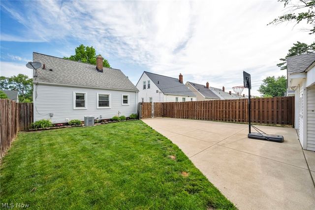 2699 Lincoln Avenue, Parma, OH 44134
