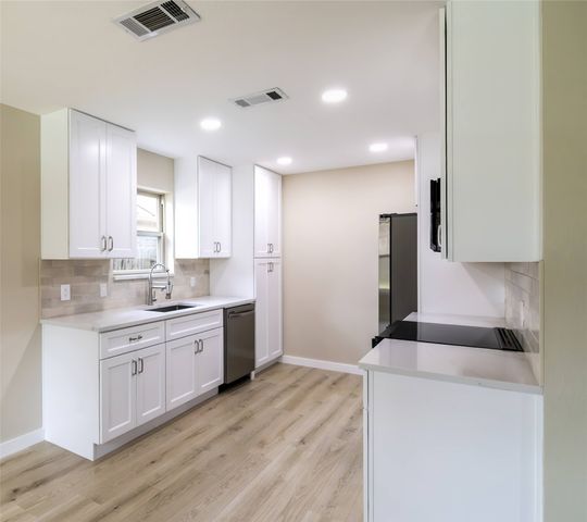 8237 Saint Patrick Street, North Richland Hills, TX 76180