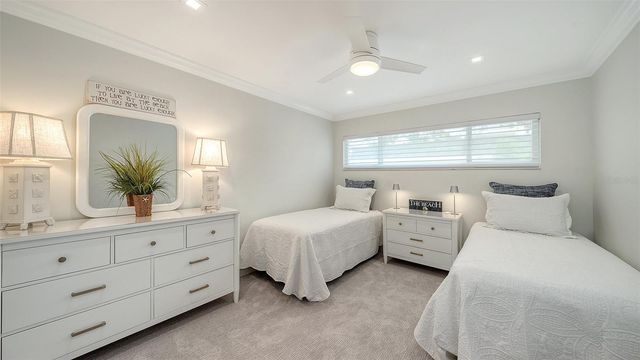 1900 BENJAMIN FRANKLIN DRIVE V11, Sarasota, FL 34236