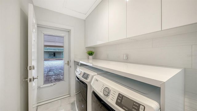 1900 BENJAMIN FRANKLIN DRIVE V11, Sarasota, FL 34236