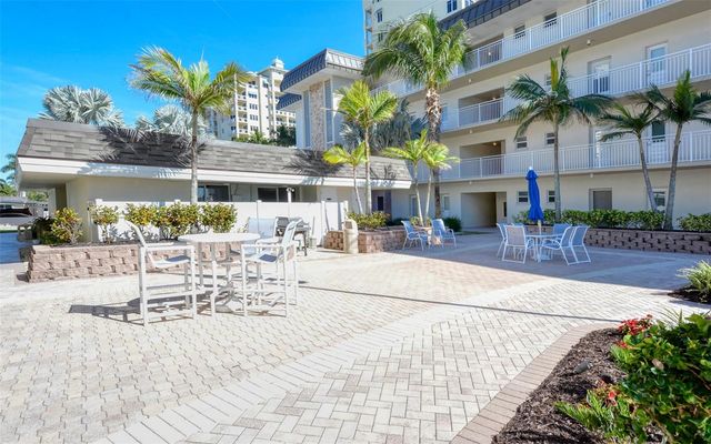 1900 BENJAMIN FRANKLIN DRIVE V11, Sarasota, FL 34236