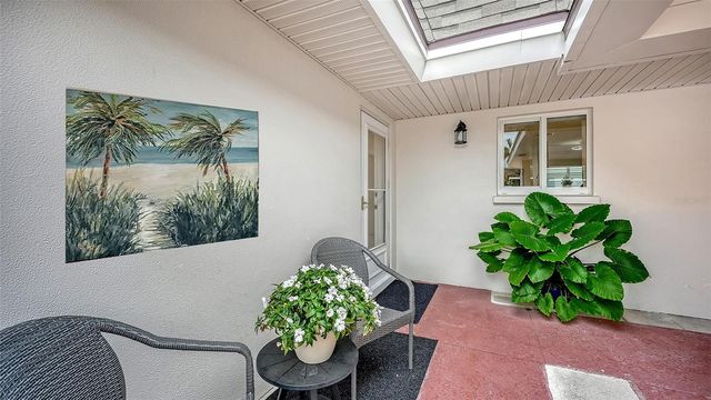 1900 BENJAMIN FRANKLIN DRIVE V11, Sarasota, FL 34236