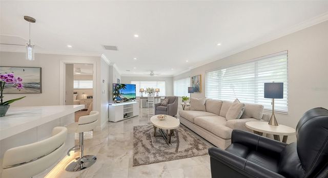 1900 BENJAMIN FRANKLIN DRIVE V11, Sarasota, FL 34236