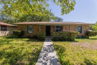 1204 Barbara DR, San Marcos, TX 78666