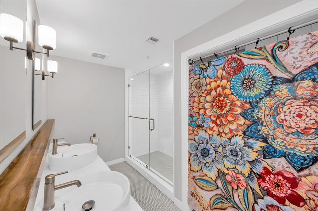 204 Travis Street 4A, Houston, TX 77002