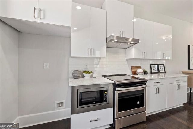 456 Parkway Drive NE 6, Atlanta, GA 30308