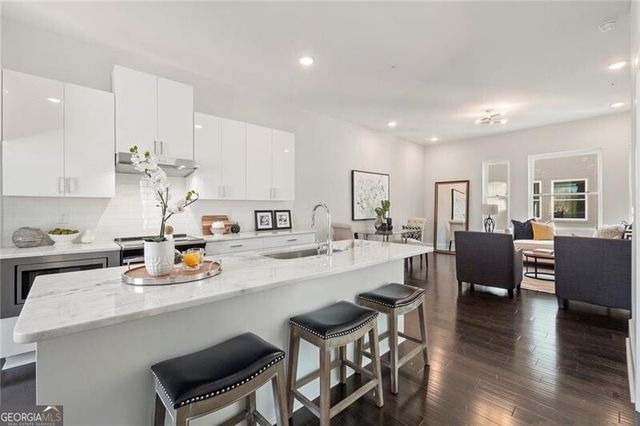 456 Parkway Drive NE 6, Atlanta, GA 30308