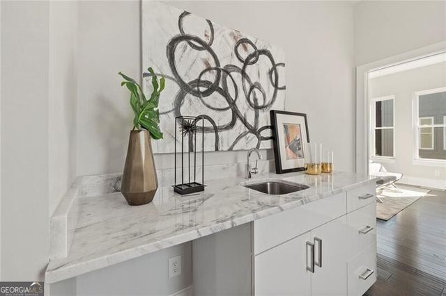 456 Parkway Drive NE 6, Atlanta, GA 30308