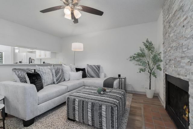 5981 Arapaho Road 305, Dallas, TX 75248