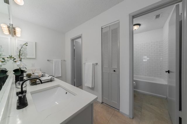 5981 Arapaho Road 305, Dallas, TX 75248