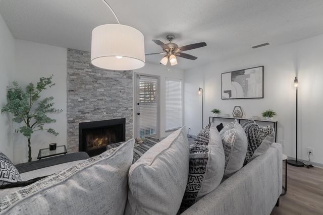 5981 Arapaho Road 305, Dallas, TX 75248