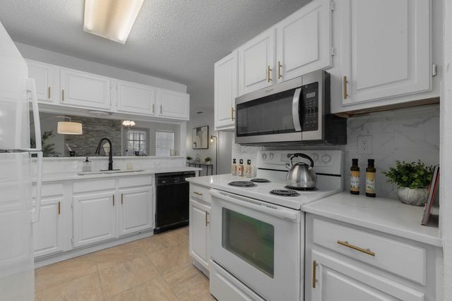 5981 Arapaho Road 305, Dallas, TX 75248