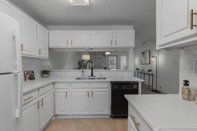 5981 Arapaho Road 305, Dallas, TX 75248