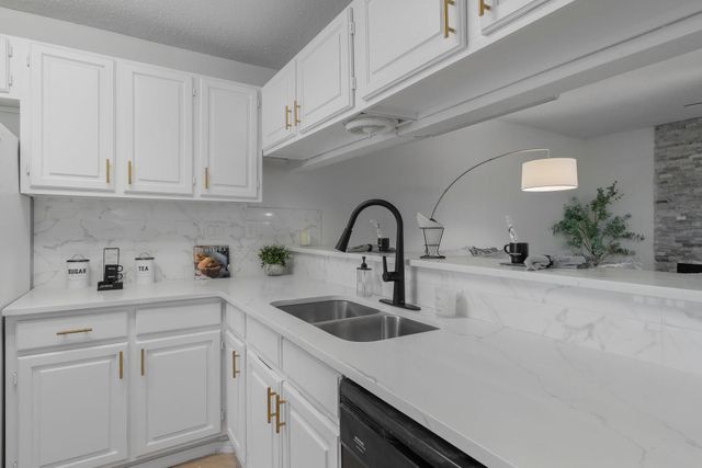 5981 Arapaho Road 305, Dallas, TX 75248