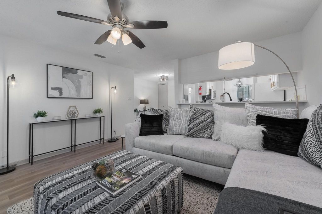 5981 Arapaho Road 305, Dallas, TX 75248