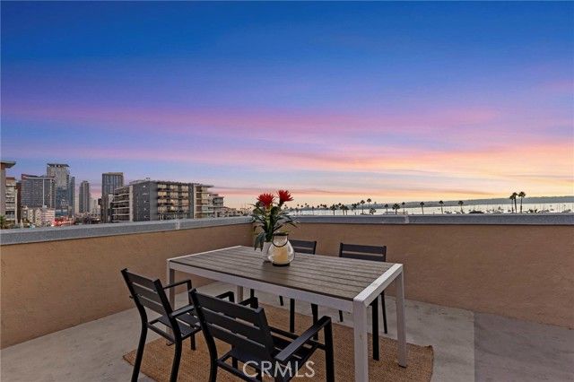 941 W Hawthorn 9, San Diego, CA 92101