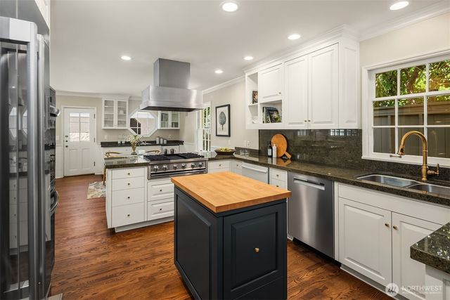 818 E Edgar Street, Seattle, WA 98102