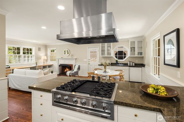 818 E Edgar Street, Seattle, WA 98102