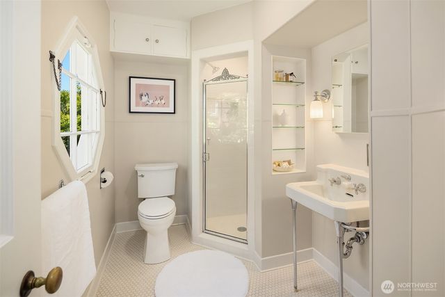 818 E Edgar Street, Seattle, WA 98102