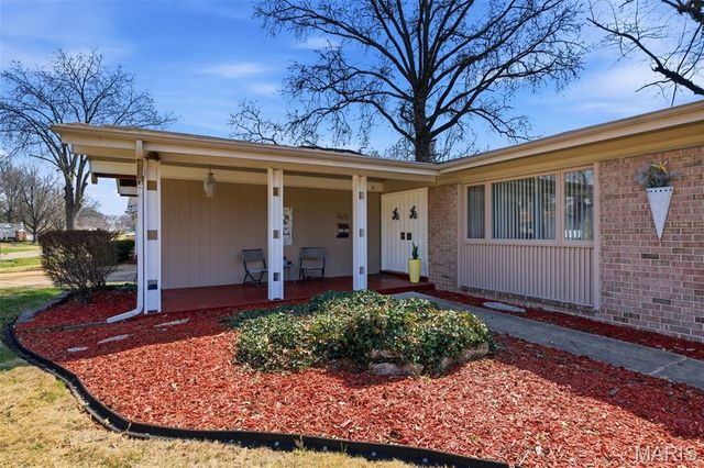 3630 Estates Drive, Florissant, MO 63033