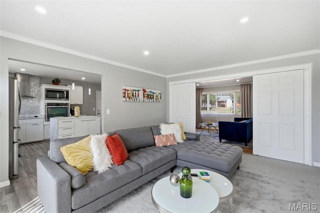 3630 Estates Drive, Florissant, MO 63033