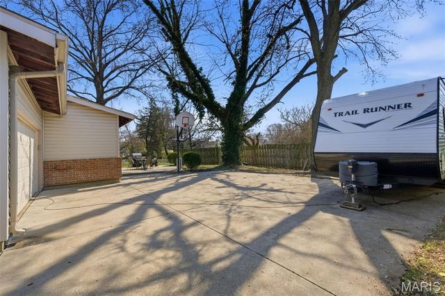 3630 Estates Drive, Florissant, MO 63033