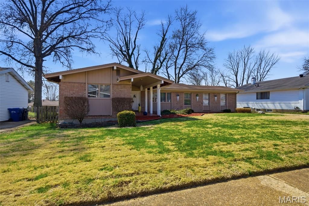 3630 Estates Drive, Florissant, MO 63033