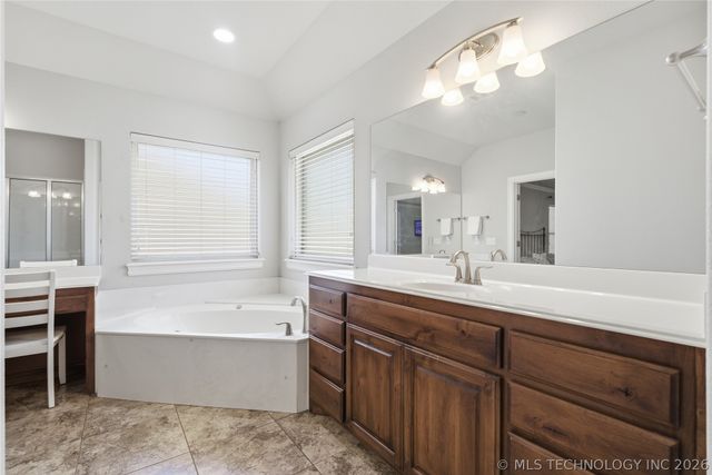 2305 S 17th Street, Broken Arrow, OK 74012